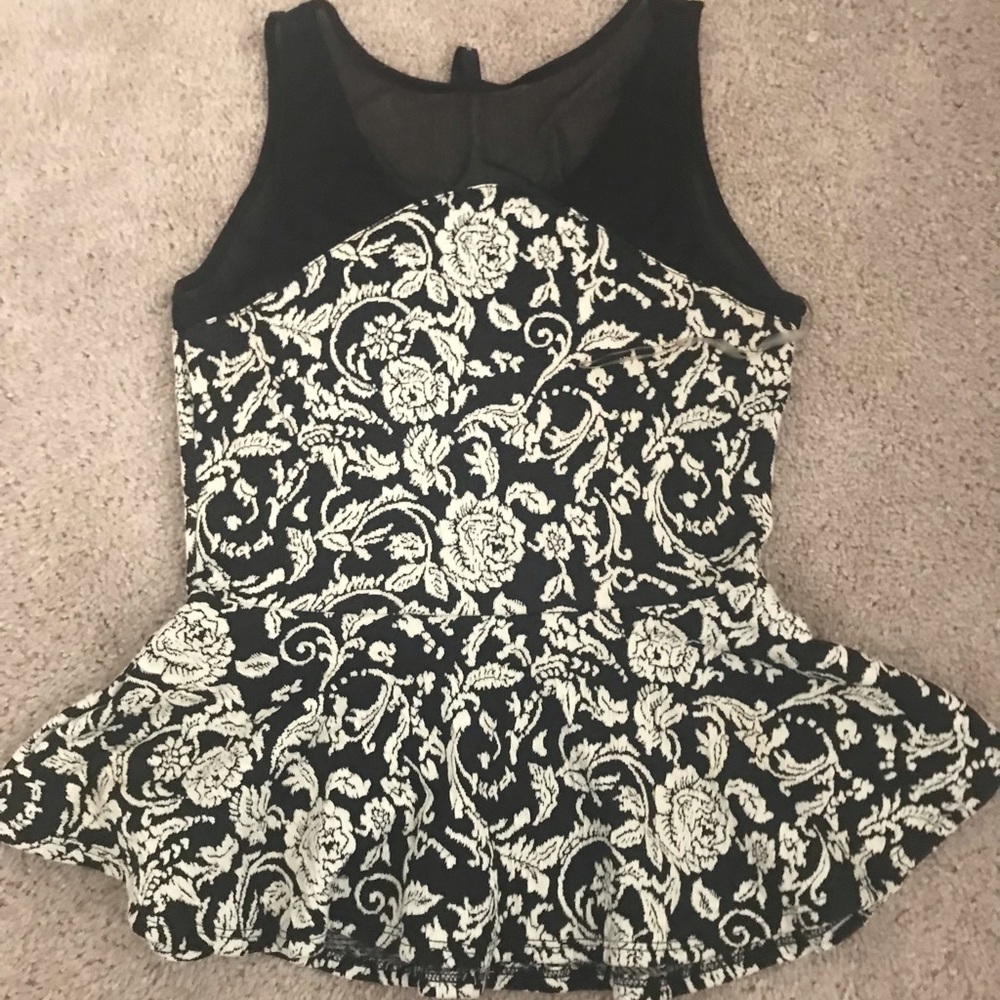 Like new!! Fashion blouse.